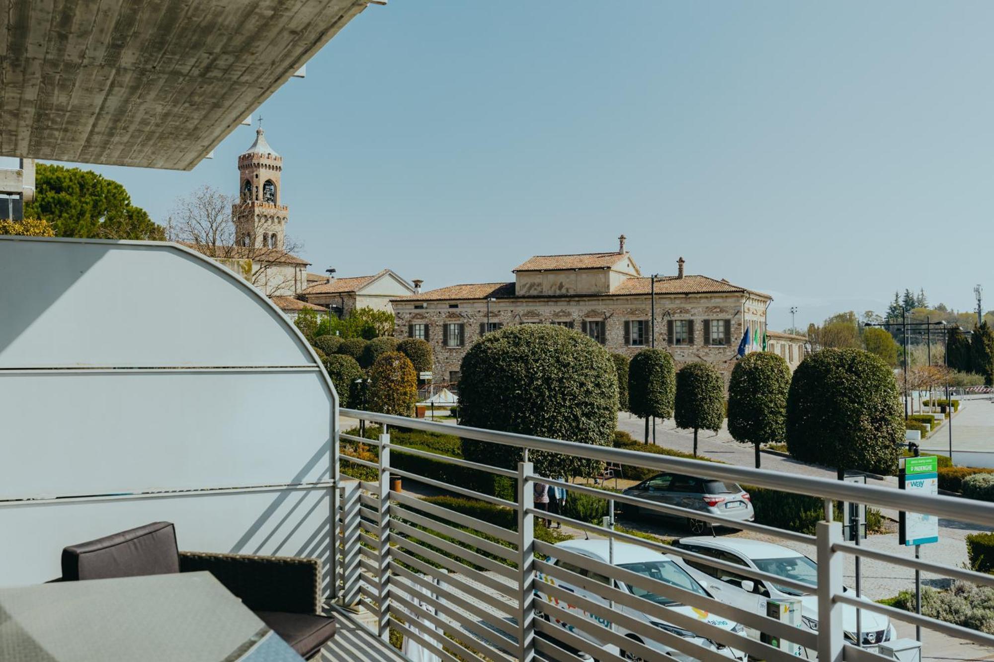 Apartament The Attico Padenghe sul Garda Zewnętrze zdjęcie